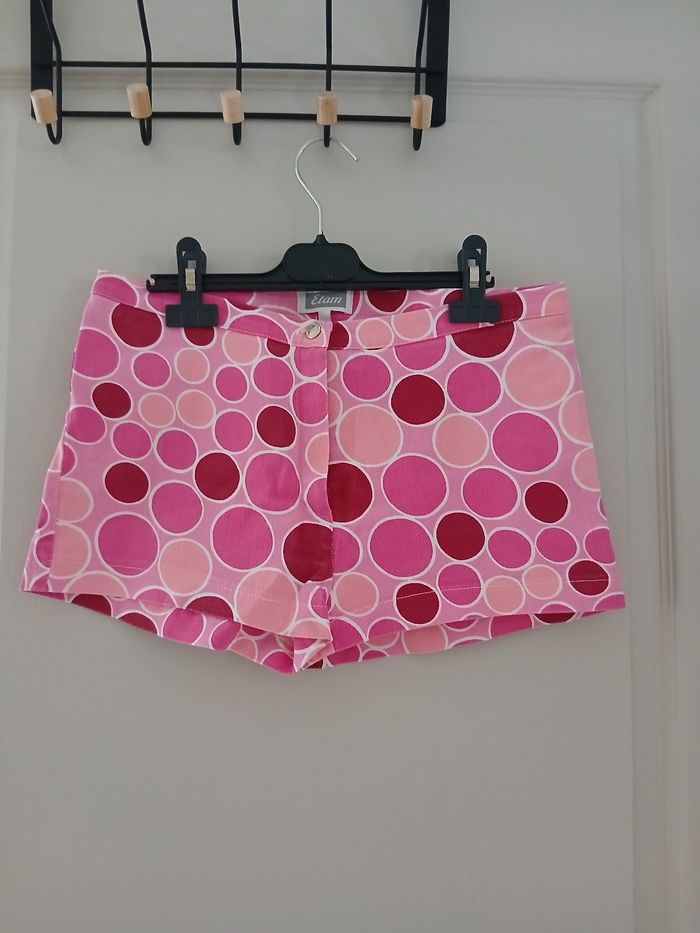 Short court Etam, Tpetit 42