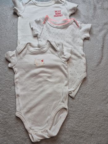 Lot de 3 bodies manches courtes 3 mois