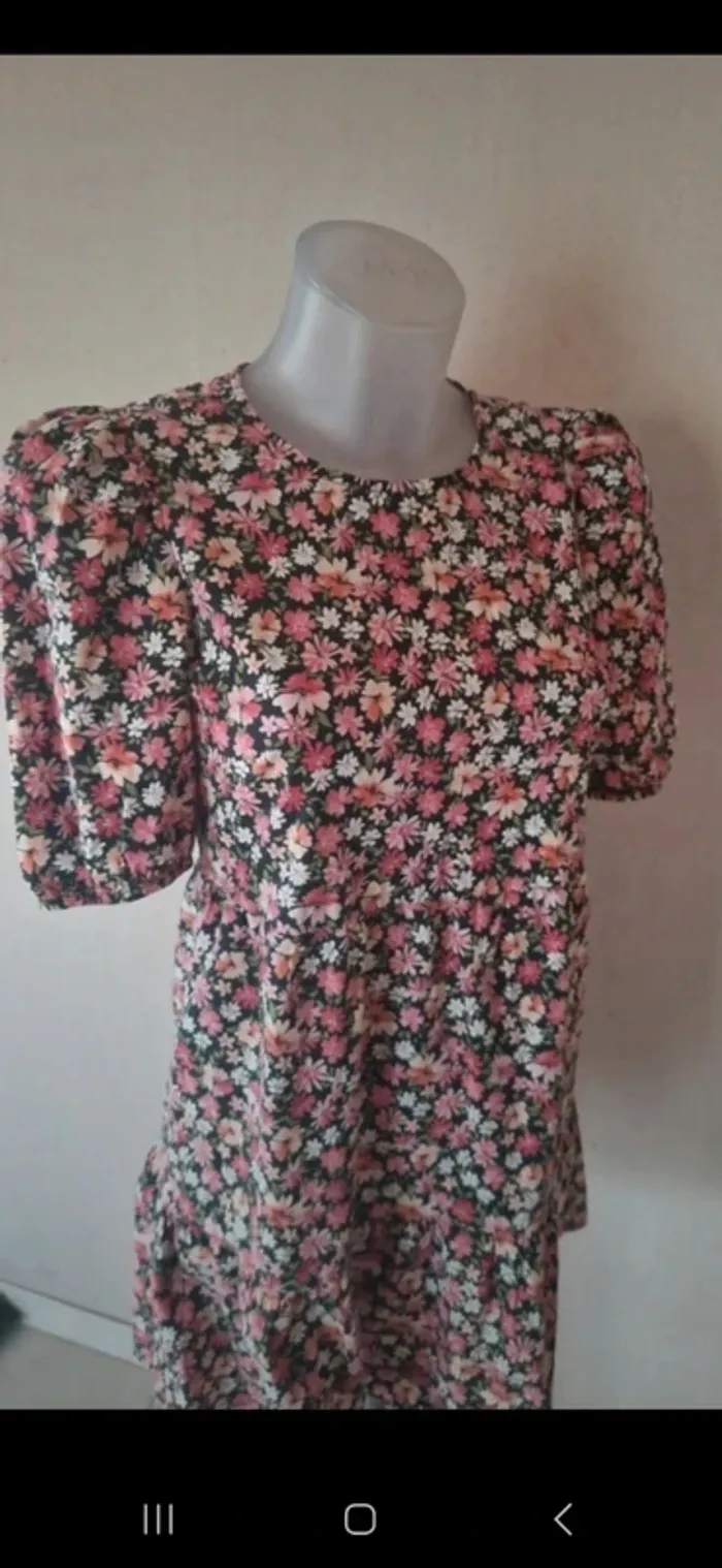 Robe fleurie 🌸 été stradivarius taille 36 /s - photo numéro 2