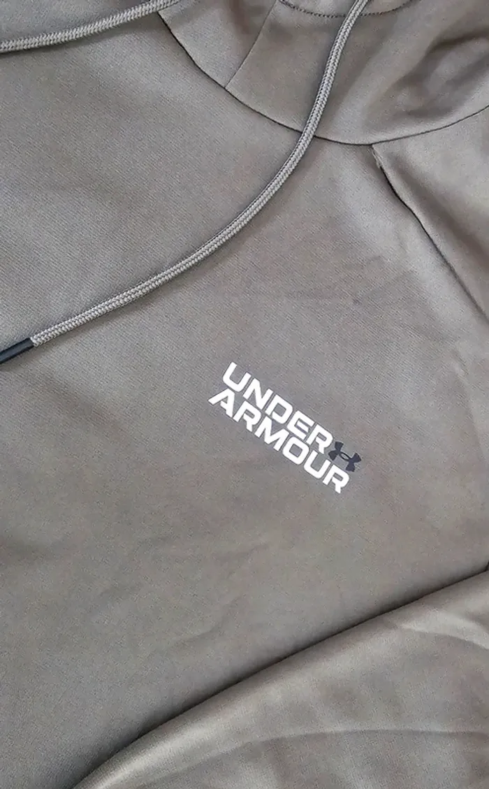 Sweat à capuche Under Amour Taille L - photo numéro 3