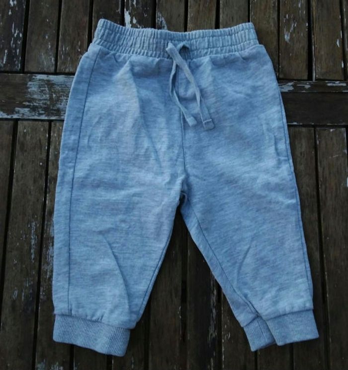 Lot pantalons/jeans 6 mois - photo numéro 9