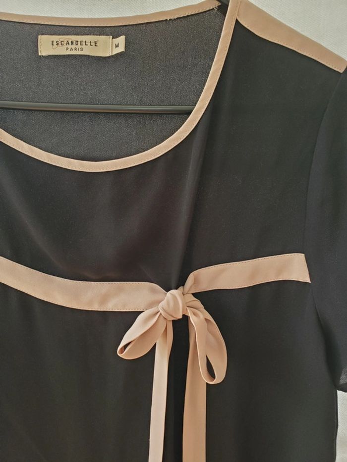 T-shirt noir avec nœud beige - photo numéro 2