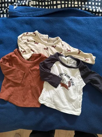 Lot 3 tshirts