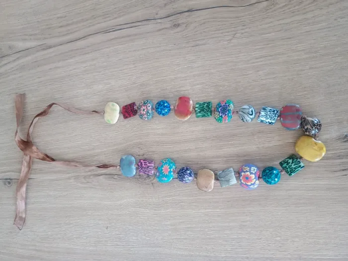 collier de pierres energisantes
