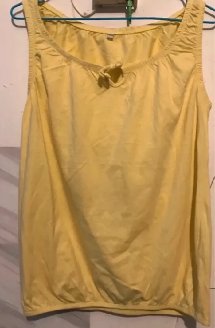 Haut femme  débardeur tunique uni jaunes sans manches taille 44