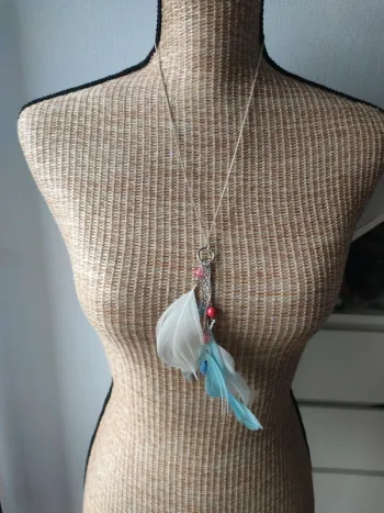 Collier femme long neuf
