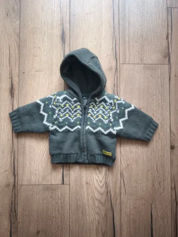 Gilet a capuche 1 mois
