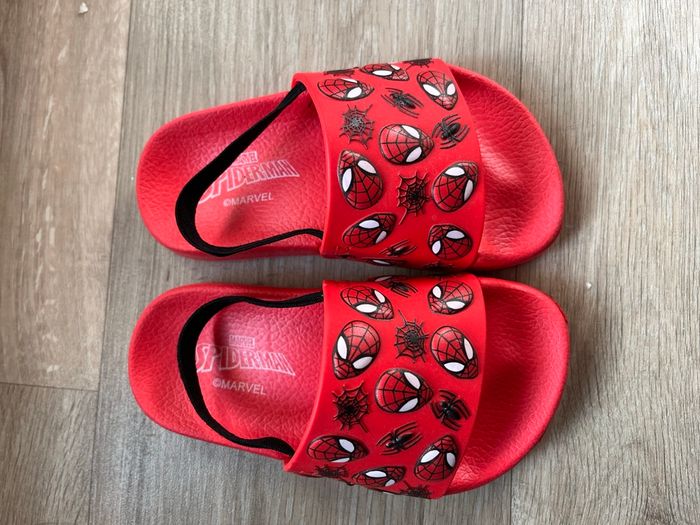 Claquettes motifs Spiderman