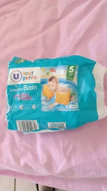 2 culottes de bain  Taille S 7 a 13 kg