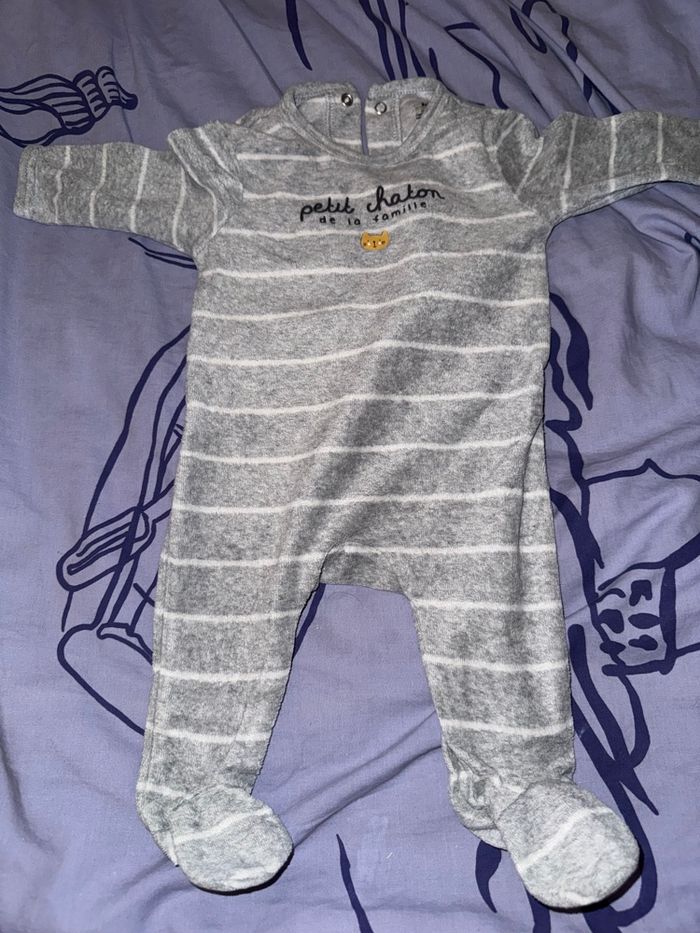 Pyjama gris taille 3 mois