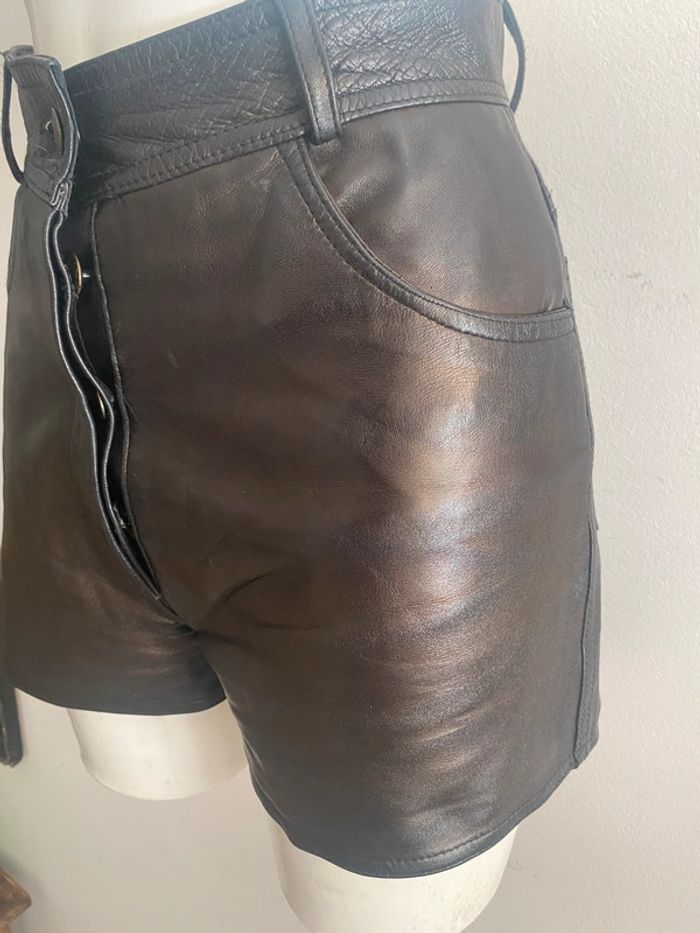 Short en cuir taille haute - photo numéro 2