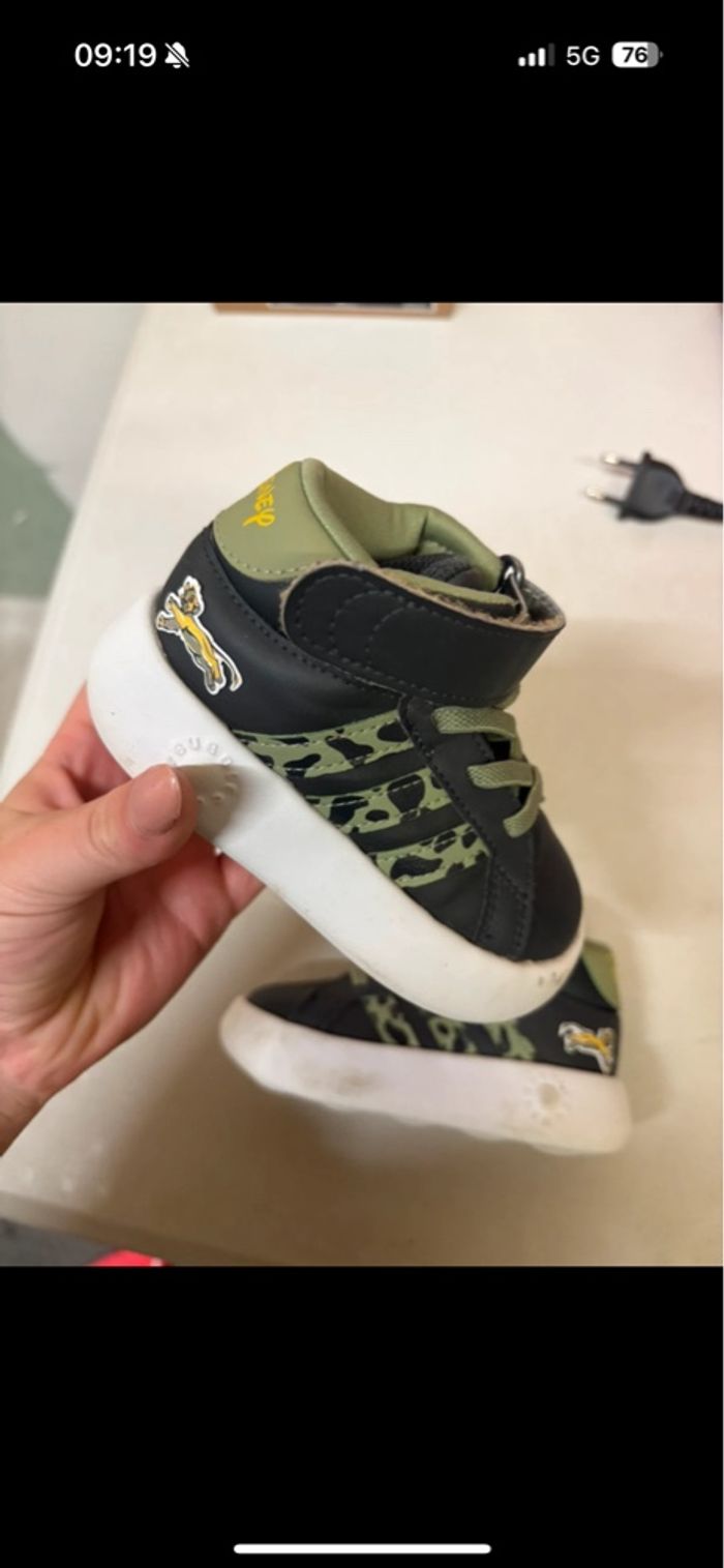 Basket adidas Disney roi lion - photo numéro 3