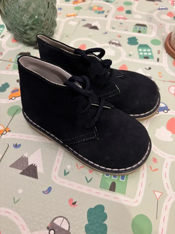 Chaussures habillée en daim pat et ripaton taille 23