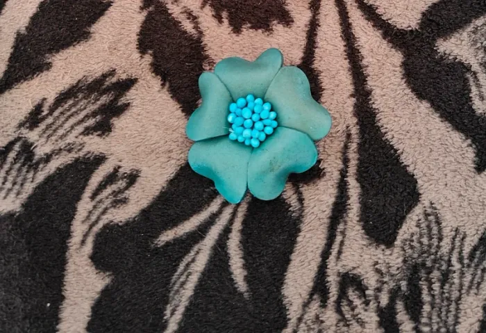 Lot de deux broches en forme de fleur - photo numéro 4