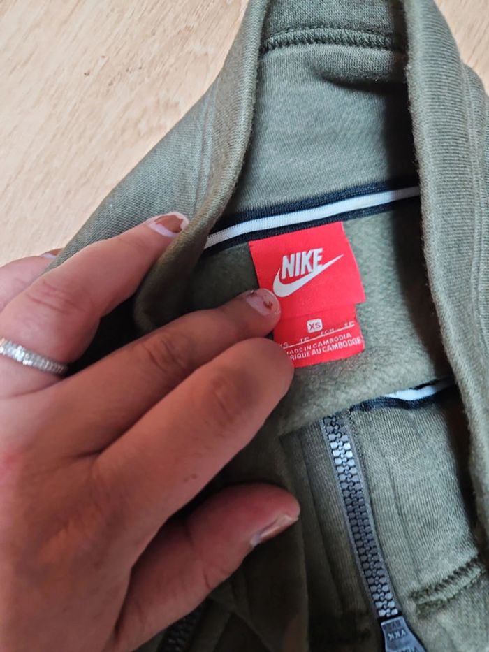 Pull Nike air XS - photo numéro 3