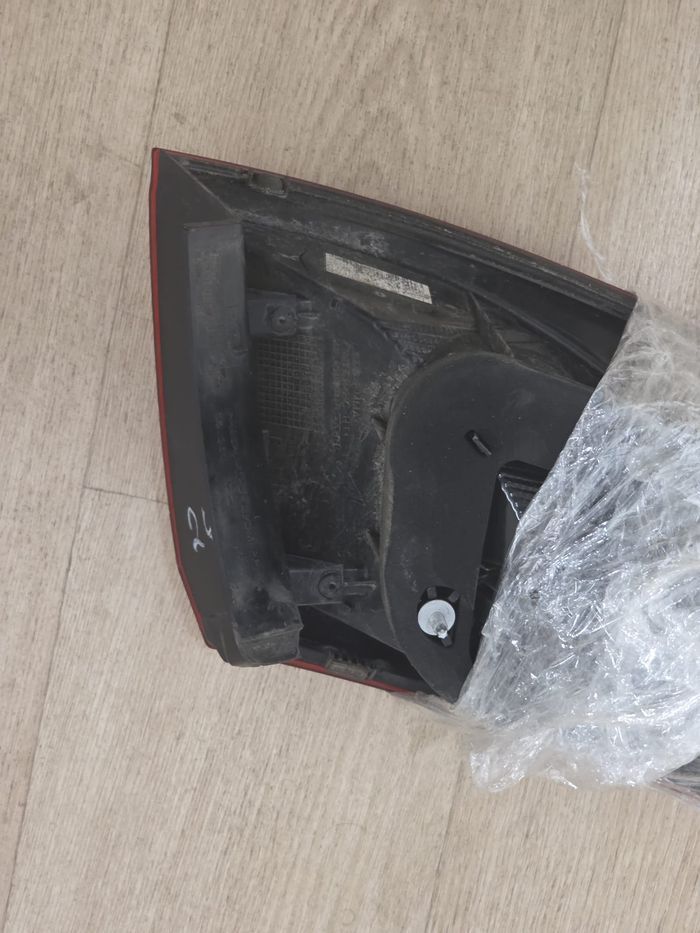 Feu arrière droit SEAT Ibiza IV ST (2008-2017) – côté caisse - photo numéro 7
