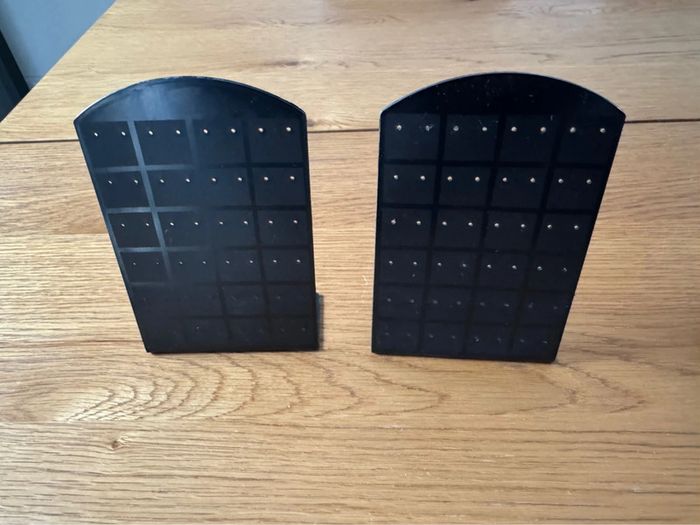 Lot de 2 portes bijoux boucles d’oreille très bon état
