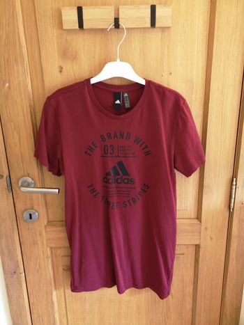 T-shirt Adidas en bordeaux imprimé noir S