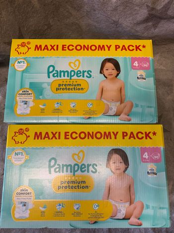 Deux cartons couche Pampers maxi economy taille 4 preuim