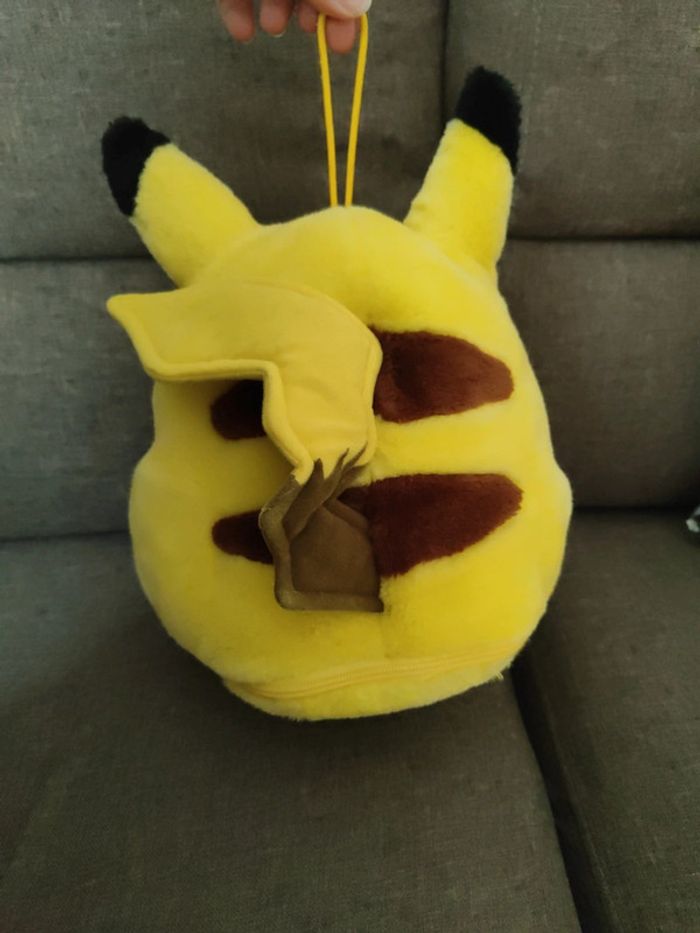 Peluche pokémon Pikachu avec rangement caché - photo numéro 2