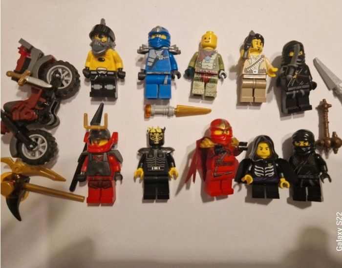 Lot minifigs lego Ninjago
