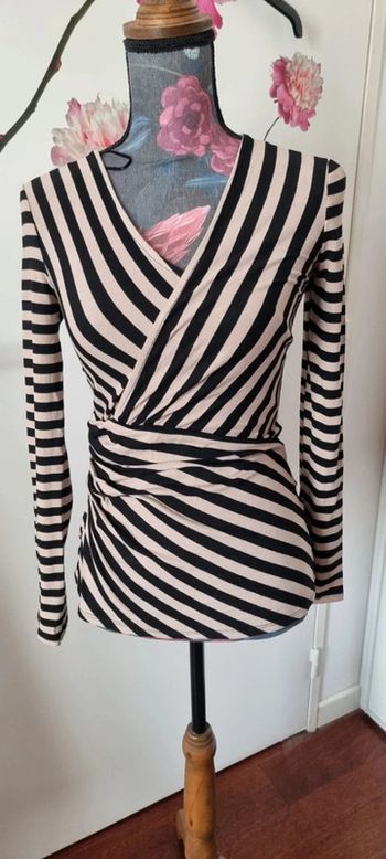 Blouse/ tee-shirt moulant