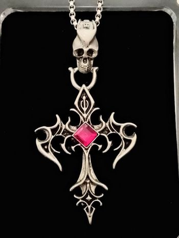 Chaîne + pendentif gothique