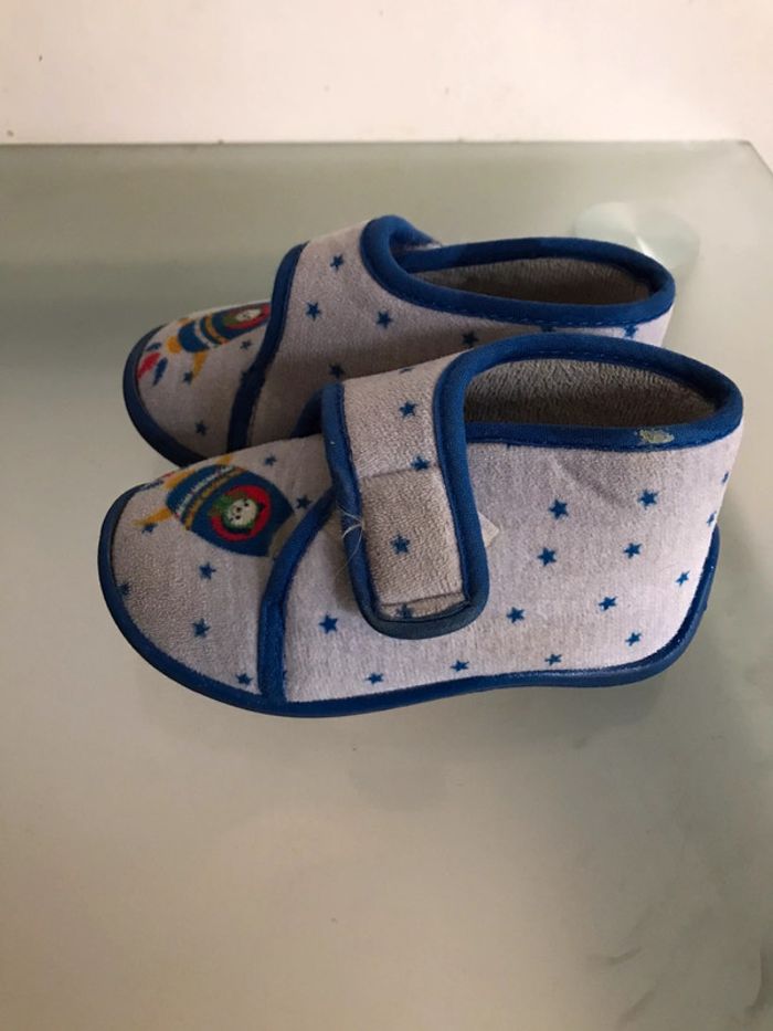 Chaussures bébé taille 22 marque Dpam couleurs gris un peu bleu très bon état - photo numéro 2
