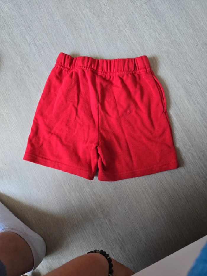 Short rouge - photo numéro 2
