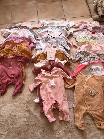 Lot 29 pyjamas 1 mois