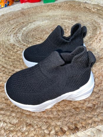 Basket chaussette noir blanche clignotante 19 neuve