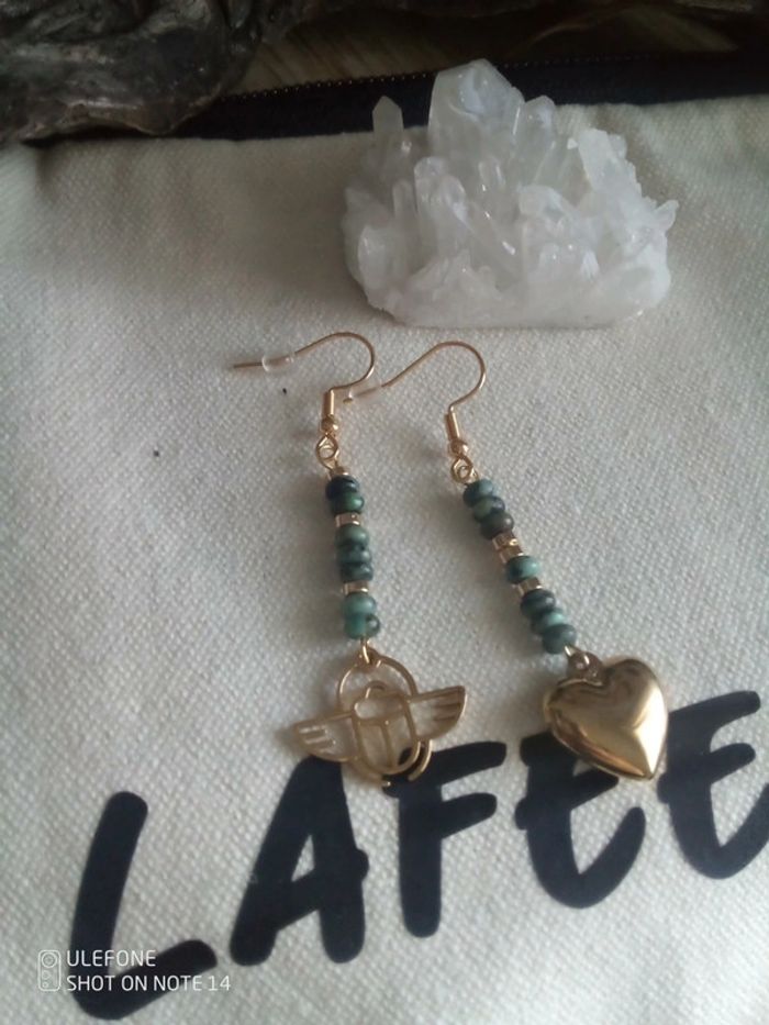 Boucles d'oreilles bohèmes asymétriques coeur Scarabée pierres de turquoise africaine