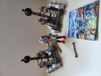 Lot de 2 catapultes papo + 1 playmobil novelmore