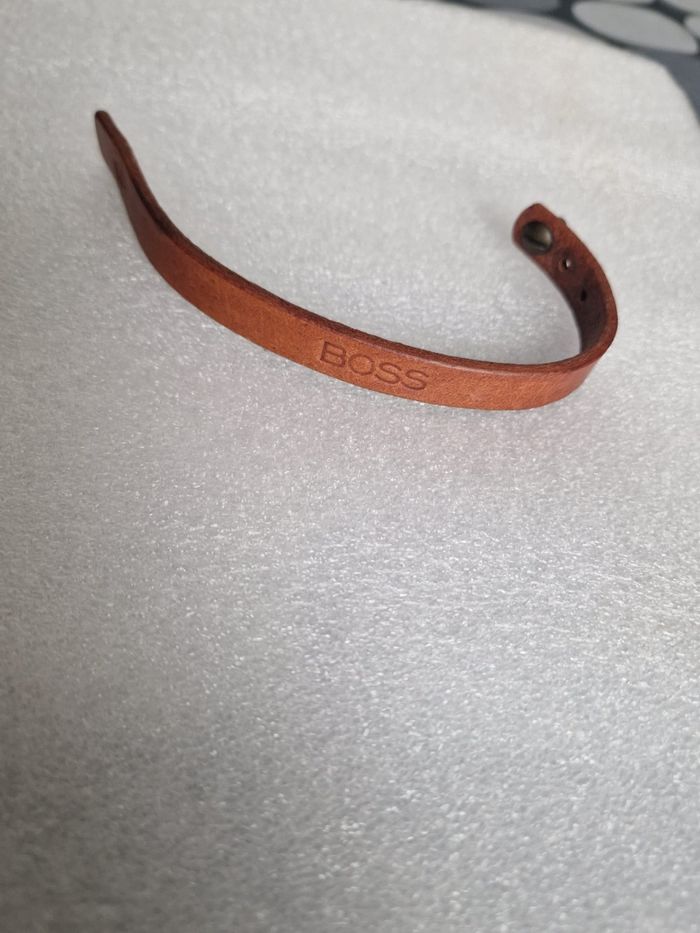 🪶 Bracelet en cuir marron BOSS – 19 cm - photo numéro 4