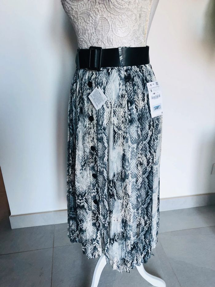 Jupe Zara neuve taille S - photo numéro 2