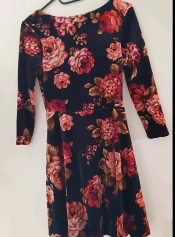 Robe velour dos  nue taille  36