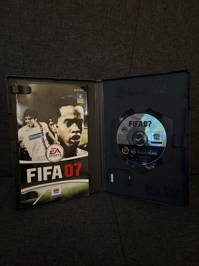 FIFA 07 Gamecube avec notice - photo numéro 3