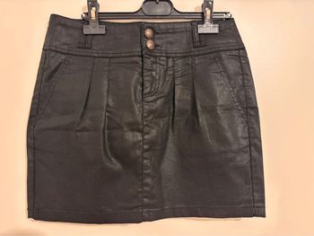 Jupe courte noire cache cache