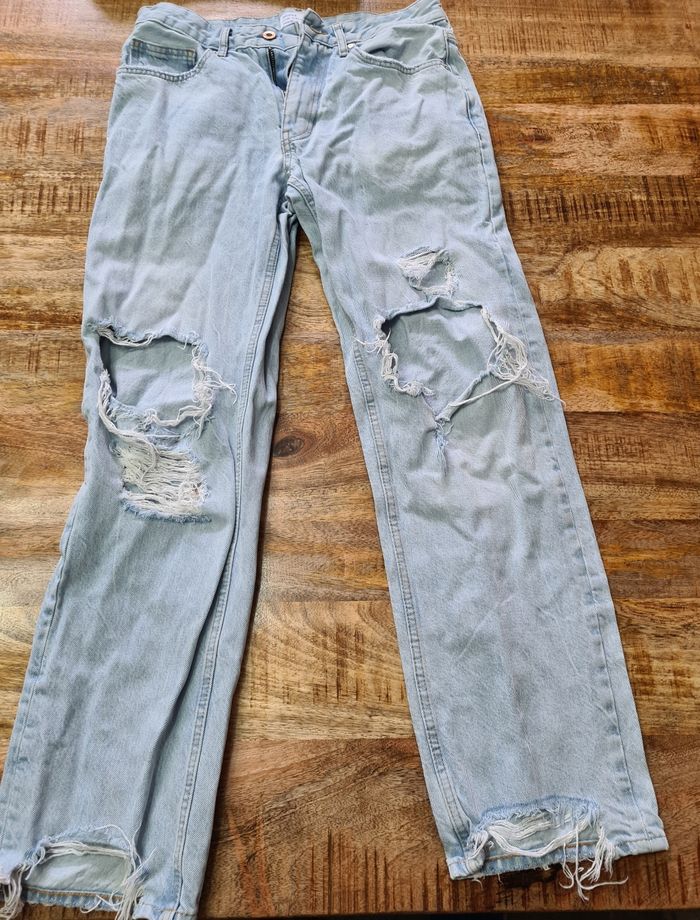 Jeans troué Bershka taille 38 - photo numéro 2