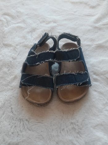 Sandale neuf en cuir 28