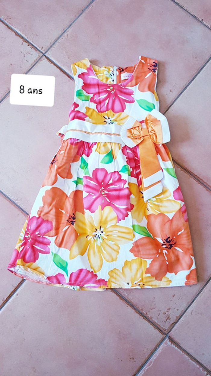 Robe tan chi ban bei 8 ans