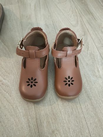 Chaussures Verbaudet neuves taille 22