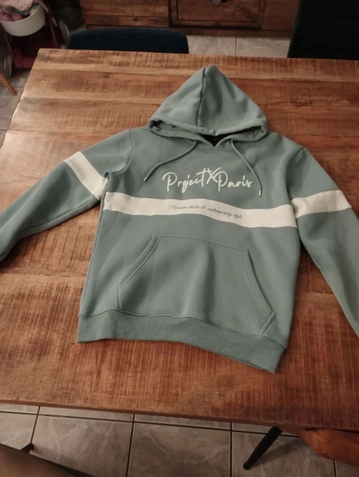 Pull à capuche