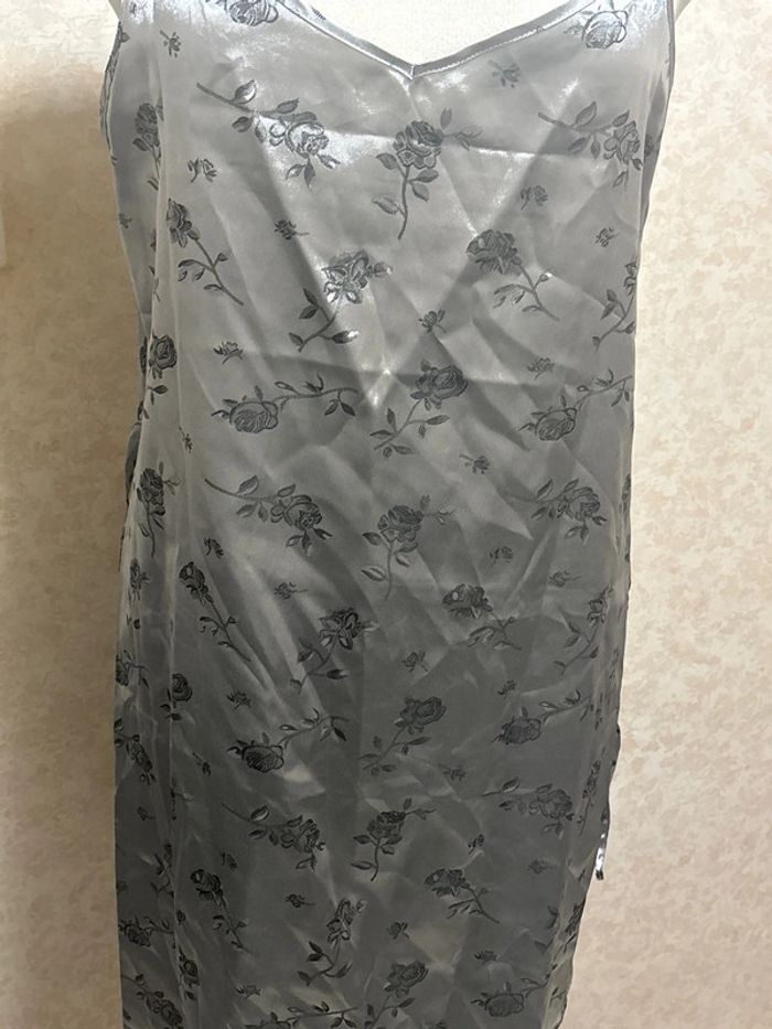 Nuisette taille 42-44 marque Yves rocher - photo numéro 2