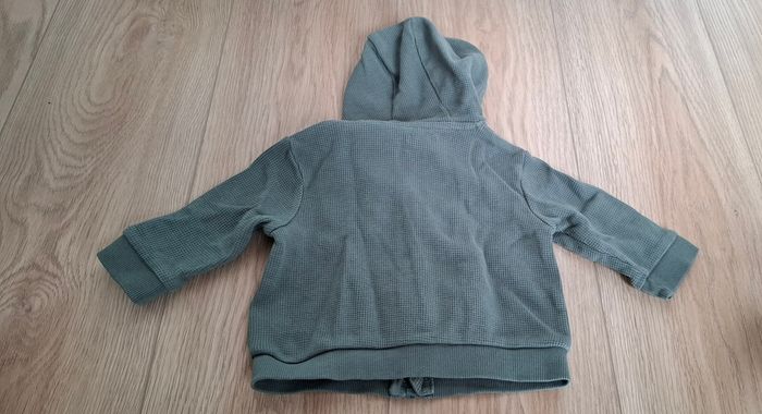 Gilet vert foncé 9 mois - photo numéro 2
