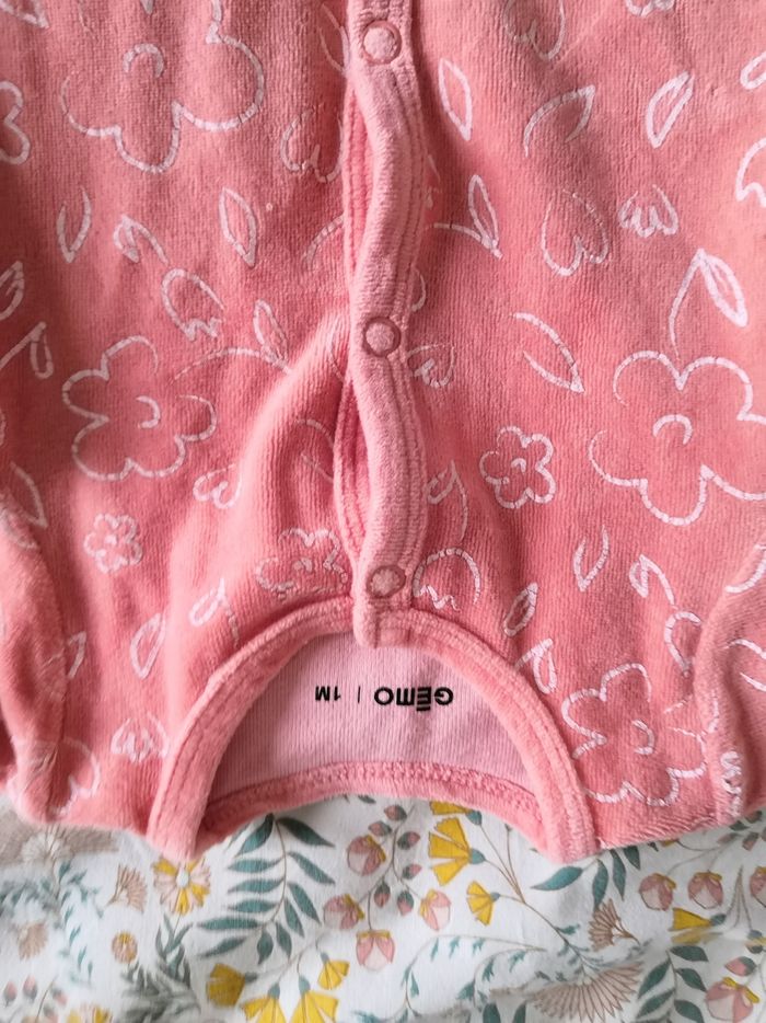 3 pyjamas en velour 1 mois - photo numéro 4