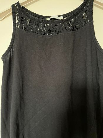 Débardeur noir avec dentelle