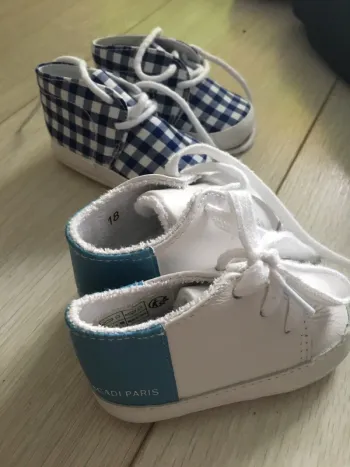 Lot chaussures jacadi T.18 neuves