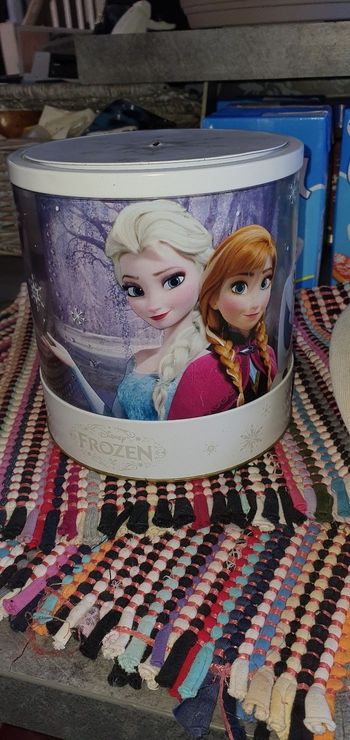 Boîte à gâteaux reine des neiges