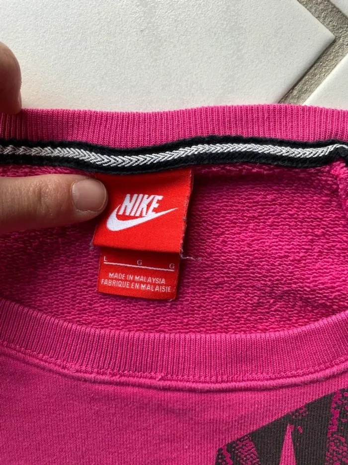 Sweat Nike femme RARE Rose fuschia Taille L Logo noir effet python - photo numéro 4